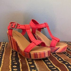Pierre Dumas Coral T-strap Wedge Sandal size 6
